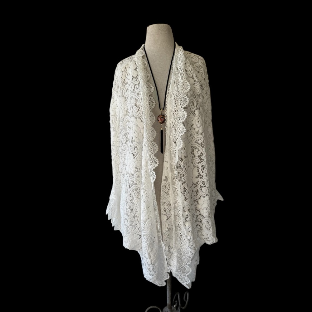 NWT Bibi White Crochet Lace Cocoon Cardigan Sz M Oversized Cover Up Hippie Shawl